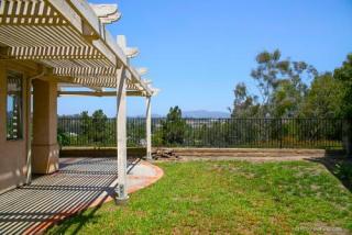 2412 Links Way, Vista, CA 92081-8995