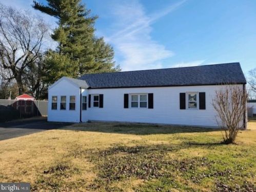 32 Evergreen Cir, Dover, DE 19901-4434