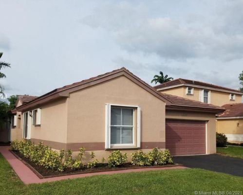 18569 22nd Ct, Hollywood FL  33029-3858 exterior