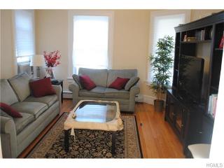 11 Oakwood Ave, White Plains NY  10605-1112 exterior