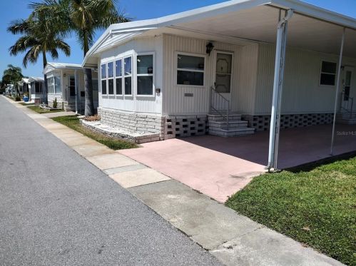 82307 1st Ave, Pinellas Park, FL 33781-1732