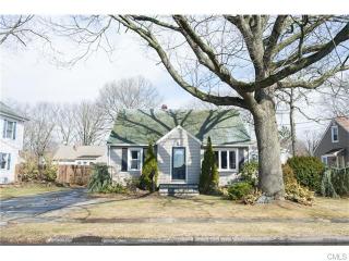 246 Housatonic Dr, Milford, CT 06460-4940