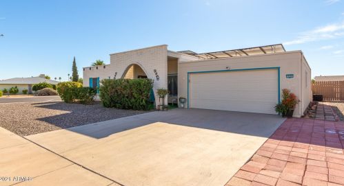 10201 Brookside Dr, Sun City, AZ 85351-1107