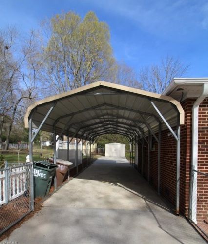 2215 Linda Ln, Greensboro, NC 27403-3336