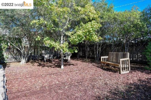 3963 Altamont Ave, Oakland CA 94605-2602 exterior