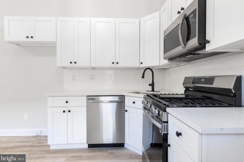 723 Market St, Gloucester NJ  08030-1540 exterior