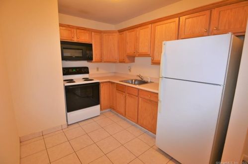 185 Scott Rd, Waterbury, CT 06705-3244