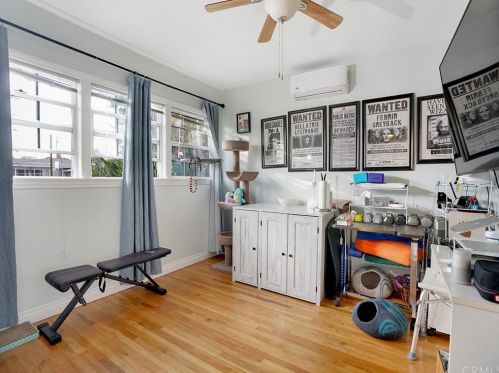 6520 Rosebay St, Long Beach CA  90808-4057 exterior