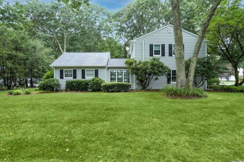 23 Cedar Heights Dr, Panamoka, NY 11961-3014