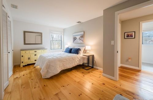 2 Katherine Rd, Lyme CT  06371-1620 exterior