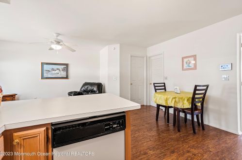 24 Sunnydale Dr, Berkeley Township NJ  08721-1379 exterior