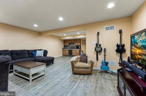 115 South Ave, Swedesboro NJ  08085-1693 exterior