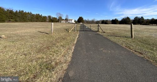 12701 Aden Rd, Nokesville VA  20181-2711 exterior