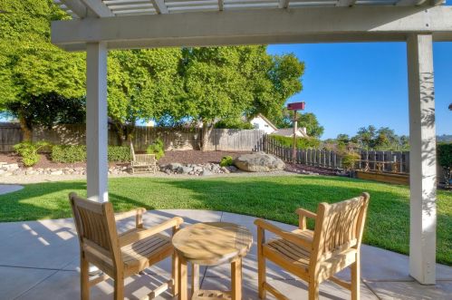 16993 Cresta Dr, San Diego CA 92128-2311 exterior