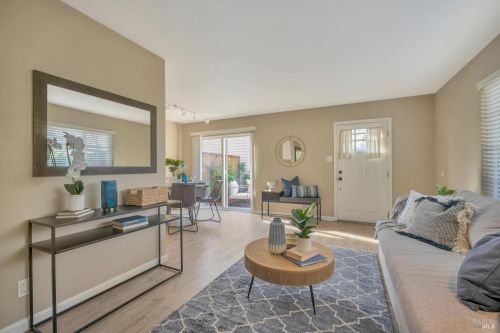 1642 Yardley St, Santa Rosa CA 95403-2390 exterior