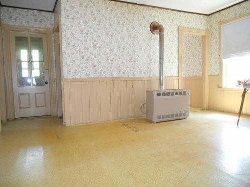 195 Millbury St, Worcester MA 01610-2801 exterior