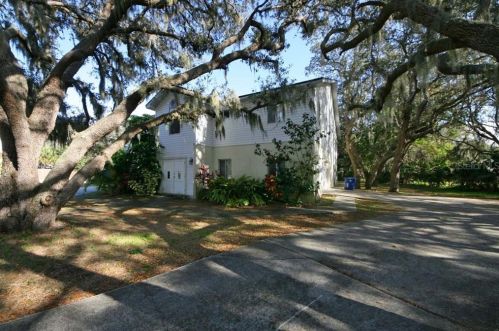 1820 Rumar Ln, Tarpon Springs, FL 34691-9600