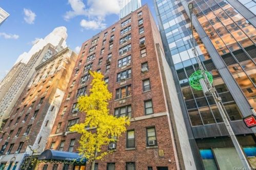 155 49th St, New York NY  10017-1200 exterior