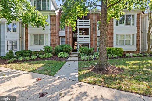 3153 Anchorway Ct, Falls Church, VA 22042-7573