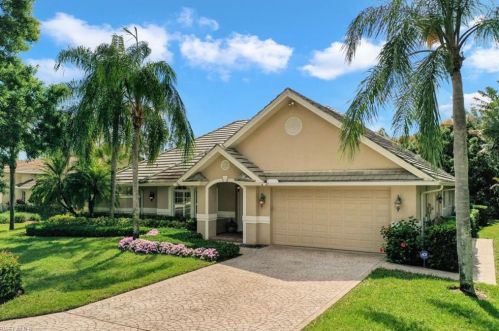 211 Silverado Dr, Naples, FL 34119-4615