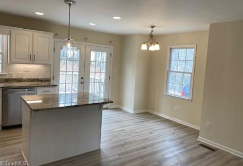 2109 Glenside Dr, Greensboro NC  27405-1611 exterior