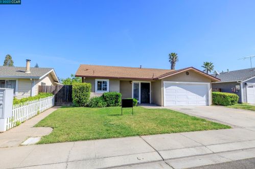 2719 Turpin Ave, Riverbank, CA 95367-2800