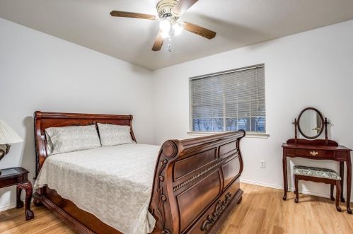 4518 Falls Dr, Dallas TX  75211-6405 exterior