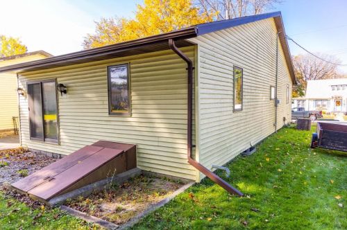 1209 Dakota St, Watertown WI  53094-6510 exterior