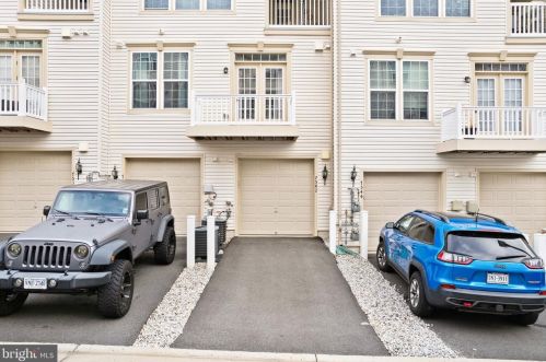 7542 Brunson Cir, Gainesville VA  20155 exterior