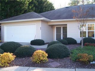 206 Carrington Pl, Oak Park, NC 28704-8808