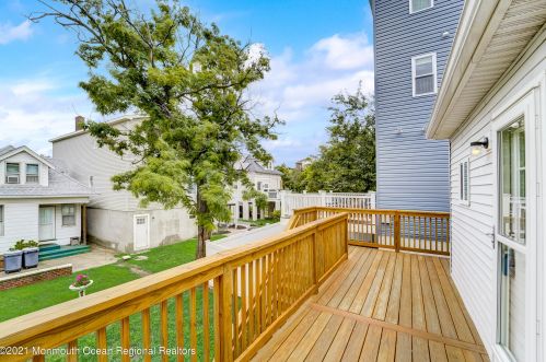 16 Barberie Ave, Monmouth Hills NJ  07732-1520 exterior