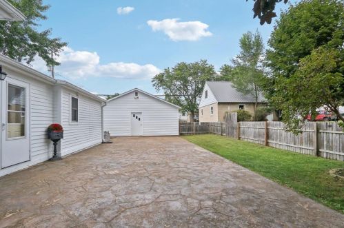 321 Carroll St, Portage WI  53901-1803 exterior