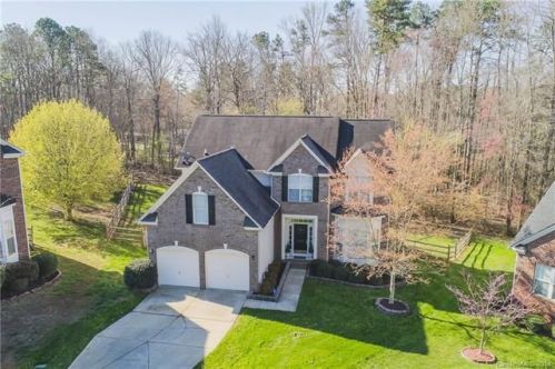 9700 Stewart Spring Ln, Charlotte, NC 28216-2199