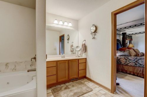 6109 108 Ave, Kenosha WI 53142-7263 exterior