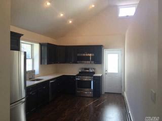 22 Lindner Pl, Smithtown NY  11787-2000 exterior