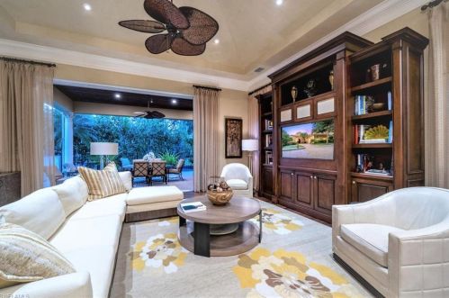 2079 Torino Way, Naples, FL 34105-3019