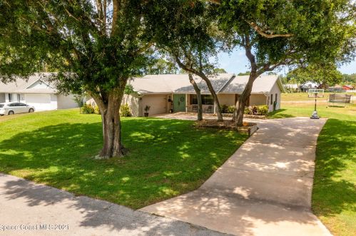 4782 Longbow Dr, Titusville, FL 32796-1403