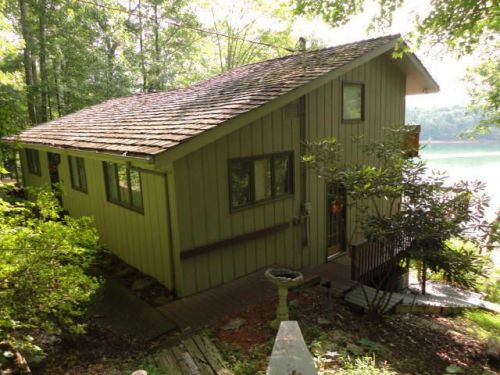 637 Shorewood Ln, Caryville, TN 37714-3705