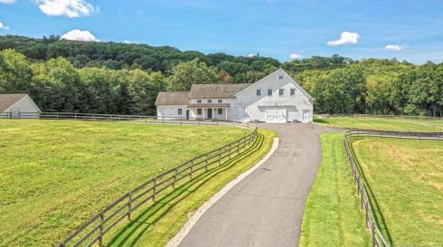 17 Berry Rd, Roxbury, CT 06783-2021
