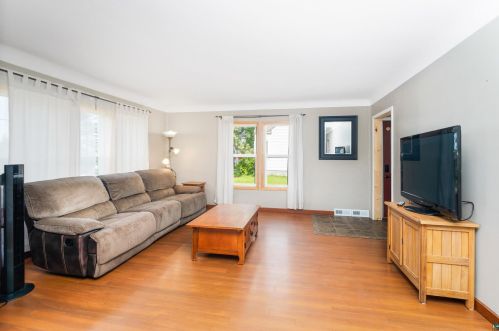 1525 Anderson Rd, Duluth, MN 55811-5423