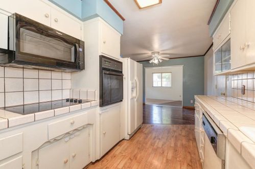 9406 Acapulco Way, Elk Grove CA  95624-1902 exterior