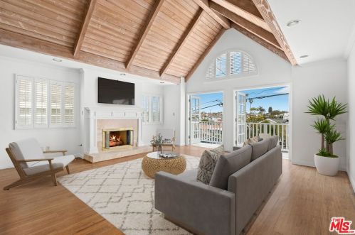 1709 Ford Ave, Redondo Beach, CA 90278-2714