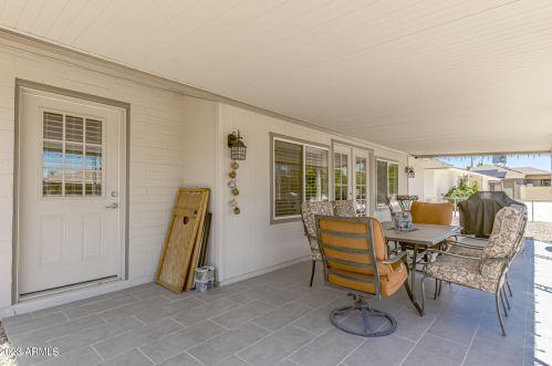 10817 Tropicana Cir, Sun City AZ  85351-2131 exterior