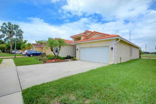 12411 Sand Wedge Dr, Boynton Beach, FL 33437-2057