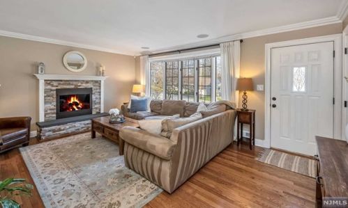 20 Ladik Pl, Montvale, NJ 07645-1434