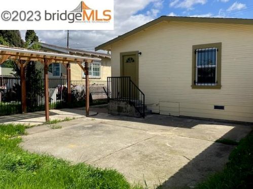 1815 70th Ave, Oakland CA  94621-3409 exterior