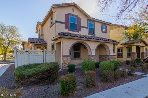 1020 Cheshire Ln, Gilbert, AZ 85296-2891