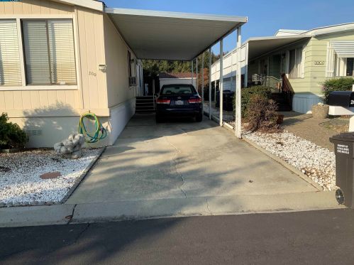 200 Queens Way, West Pittsburg CA  94565-5429 exterior