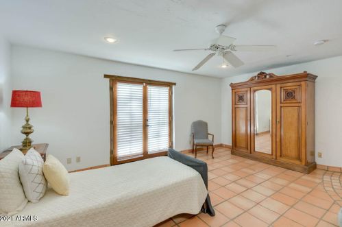 7125 Paradise Dr, Scottsdale AZ 85254-4735 exterior