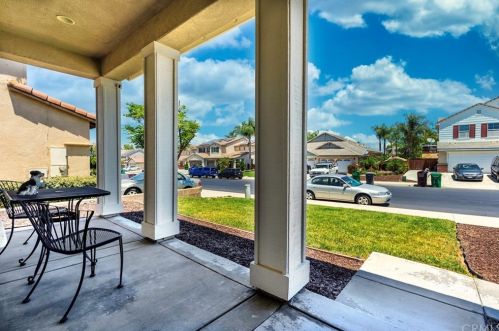 12741 Royal Palm Ln, Riverside, CA 92503-7077